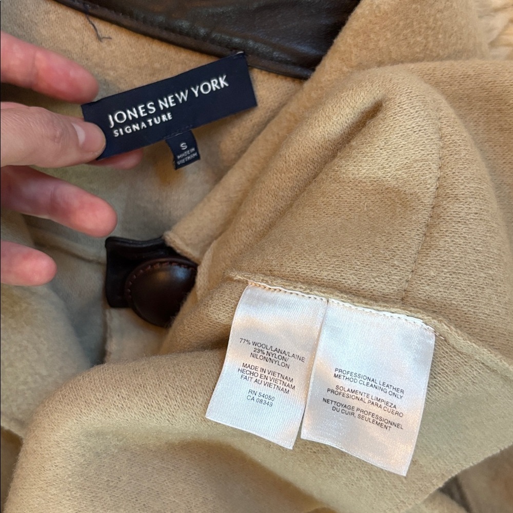 Vintage Jones New York Tan Coat with Brown Trim - Picture 4 of 14